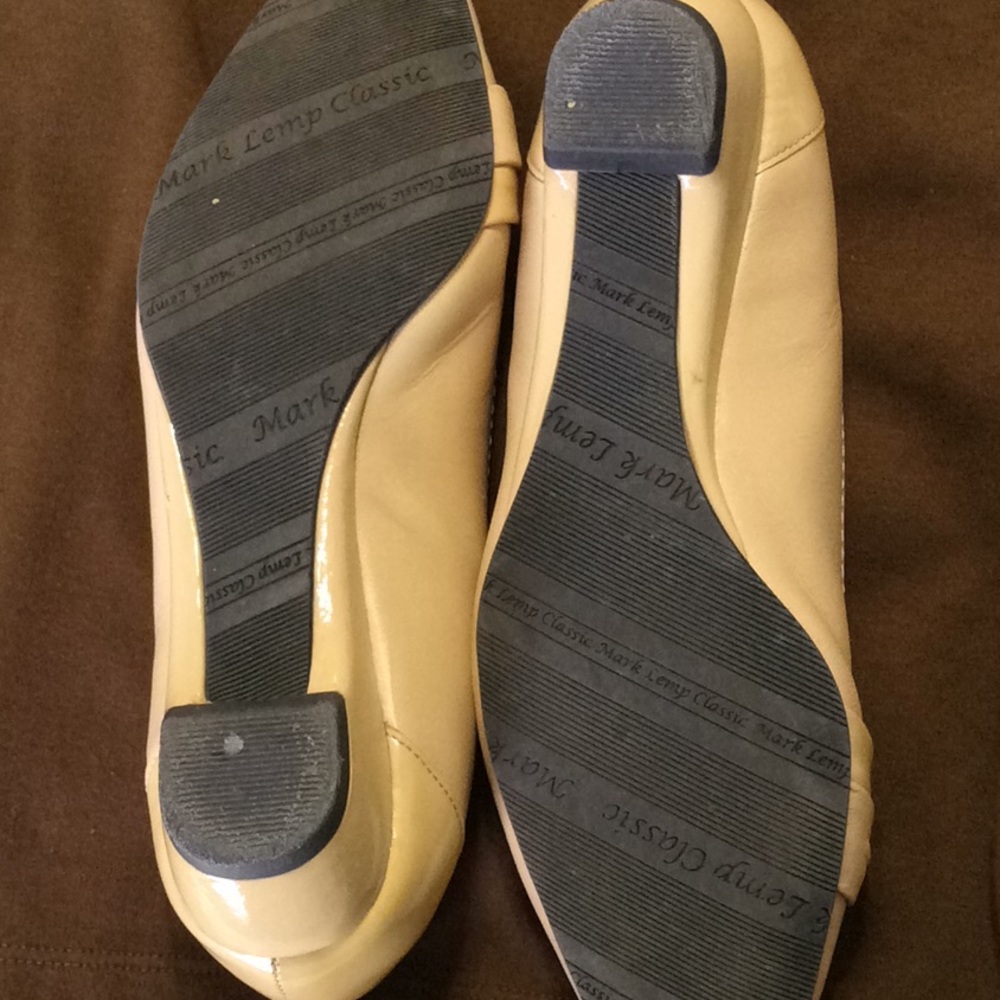Camel colored Mark+Lemp classic wedge shoes- 6.5 M - Picture 2 of 5